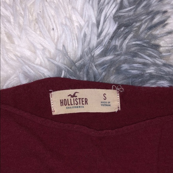 TWO Hollister Off-Shoulder Tops - Picture 5 of 5